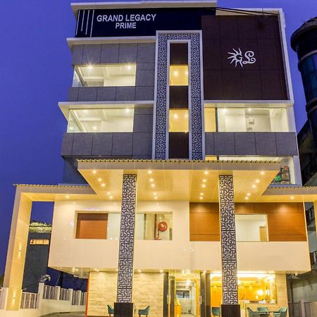 Zip By Spree Hotels Grand Legacy Prime Деградун Екстер'єр фото